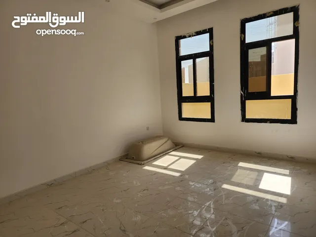 2700ft 5 Bedrooms Villa for Sale in Ajman Al Yasmin