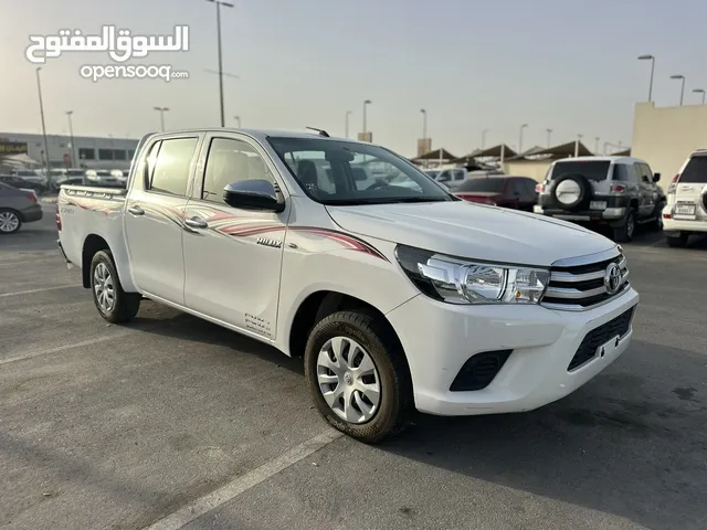 تويوتا هايلكس دبل كبينه 4X2 موديل 2022
