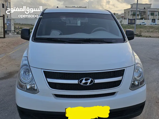 Hyundai H1 2014 in Dhofar