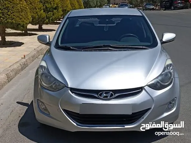 هيونداي أفانتي موديل MD 2013 فحص كامل الممشى: 71000 كم فقط • الترخيص والتأمين: سنة كاملة