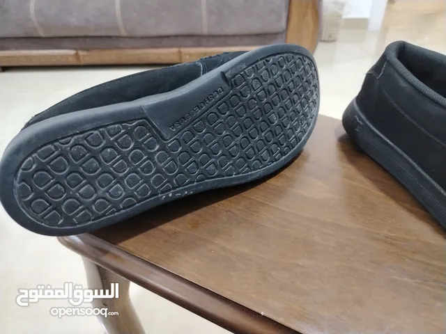 احذية ماركة دي سي DC الامريكية