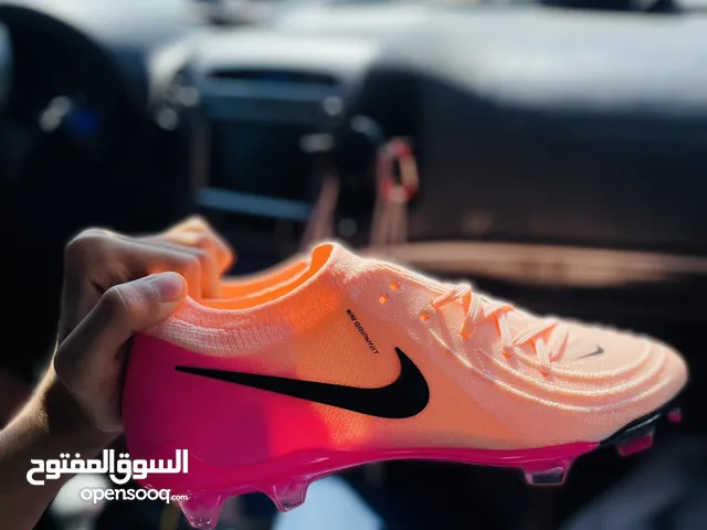 42 Sport Shoes in Tripoli