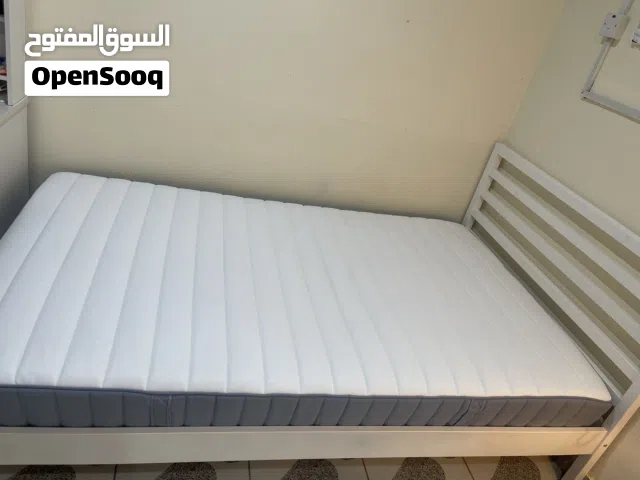 سرير ومرتبه للبيع مستعمل شهر واحد فقط