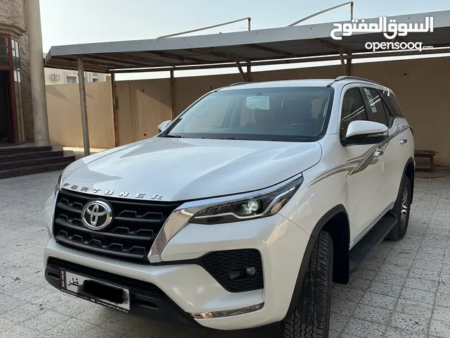 تويوتا فورشنر 2023 اوتماتيك 17500 كم 6 سلندر تحت الضمان