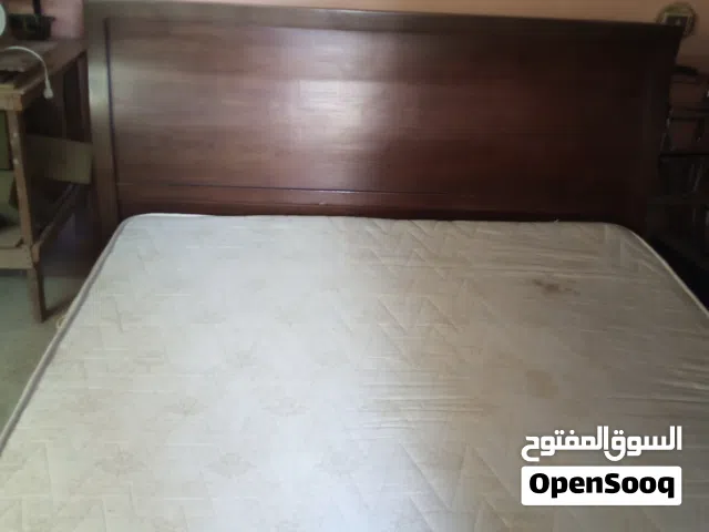 سرير مستعمل مجوز مع فرشة خشب زان مع قشرة بلوط