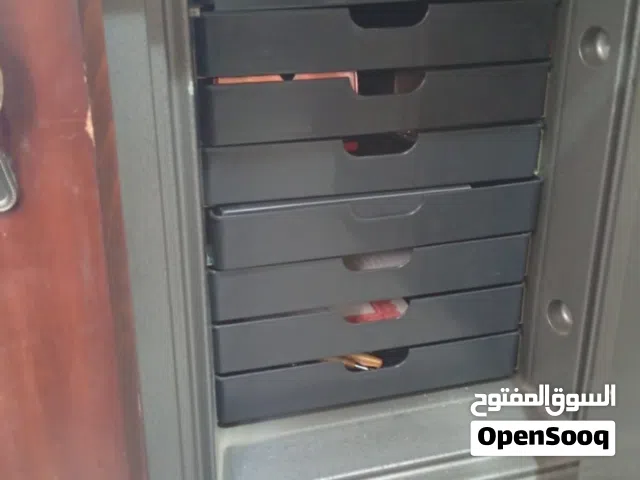 خزينة مقاس 68 ارتفاع عرض 58سم  عدد 8 دورج
