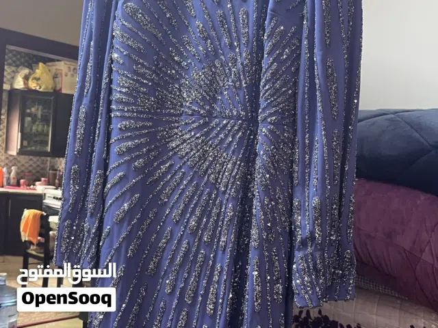 فستان سهرة لون ازرق قياس 44