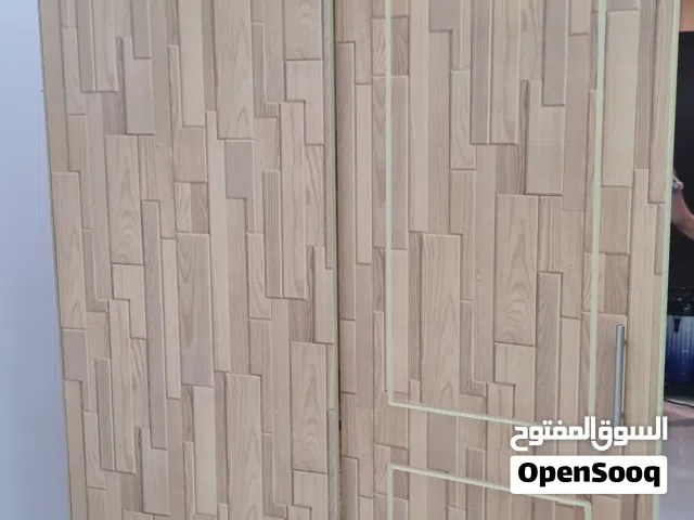 للبيع خزانة ملابس كبت