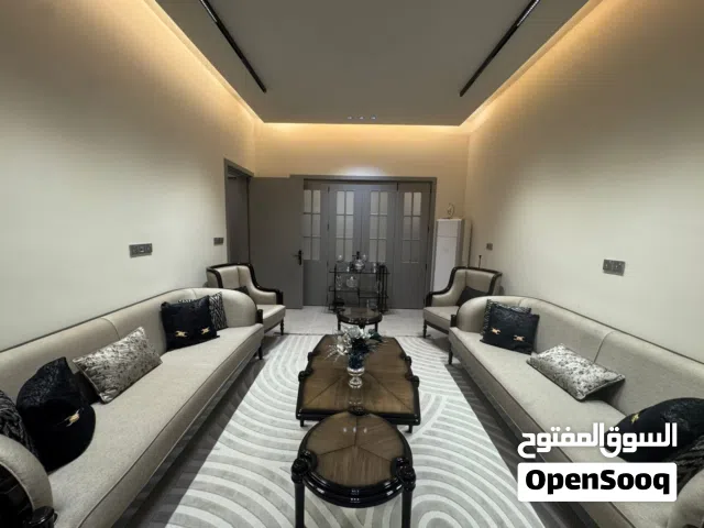 200 m2 More than 6 bedrooms Townhouse for Sale in Basra Hakemeia