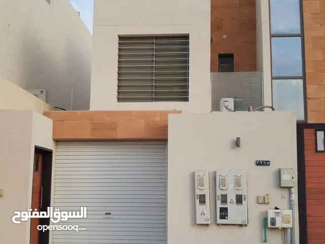 240m2 2 Bedrooms Apartments for Rent in Al Riyadh Al Qirawan