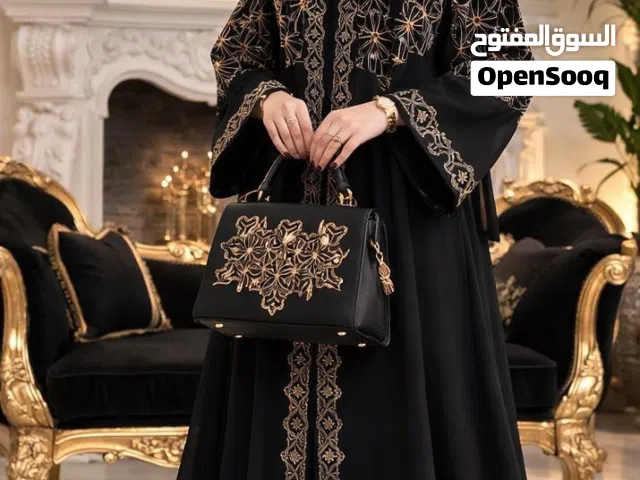 ملابس وفساتين وعبايات