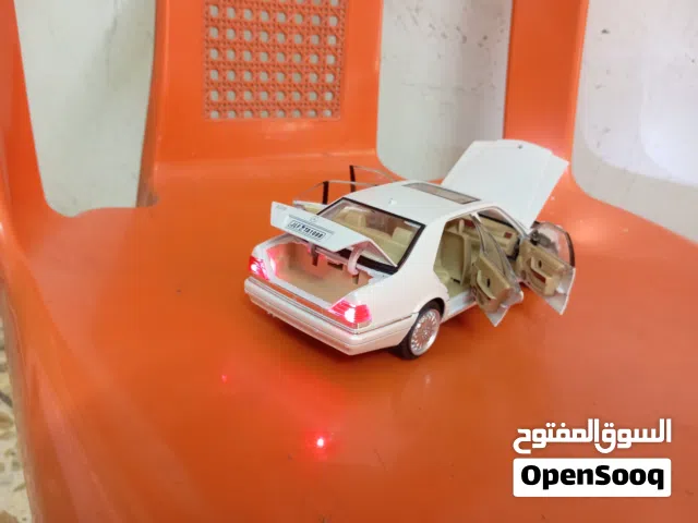 سيارت حديد مصغره للبيع تفاصيل حقيقيه وصوت ولايته وبك لايت موجوده انواع السيارات