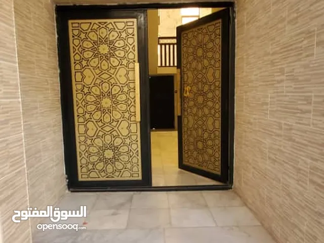 1000 m2 4 Bedrooms Apartments for Rent in Sana'a Shamlan