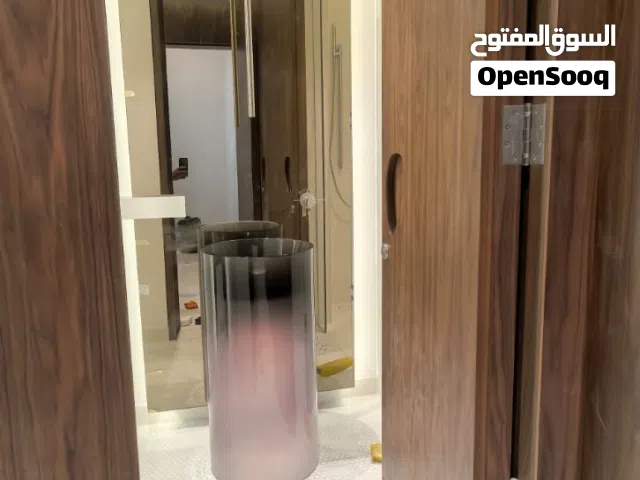 موجود سباك داخل جده خبره اكثر من 10 سنوات تأسيس تشطيب وبنيه تحتيه جميع اعمال السباكه والعزل خزنات