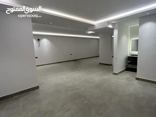 191 m2 3 Bedrooms Apartments for Rent in Al Riyadh Al Malqa