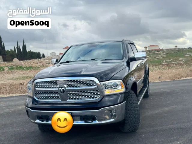 2015 دودج رام Laramie