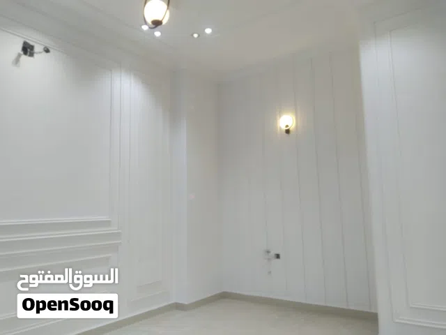 بنايه فاخرة مجهزة بكافة انظمه الراحه والحمايه للايجار