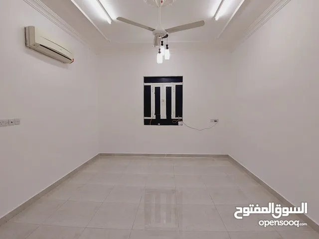 غرف للشباب العمانين في الدور الارضي مع الفواتير