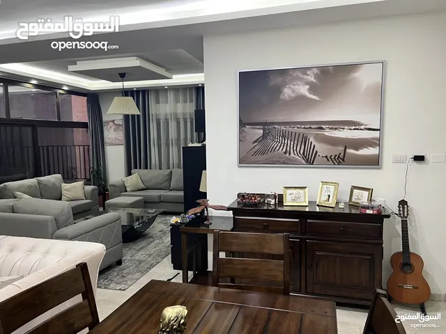 شقة بإطلالة مميزة الدوار السابع