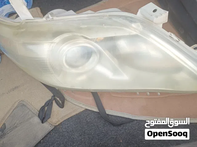 اصطب يسار كامري مع طقم ضباب اصلي بحالة ممتازة