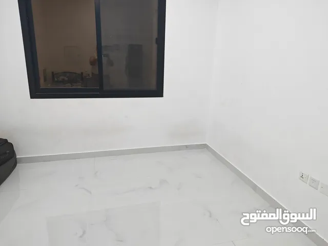 شقة غرفتين نريد شخص ثالث من بلاد الشام