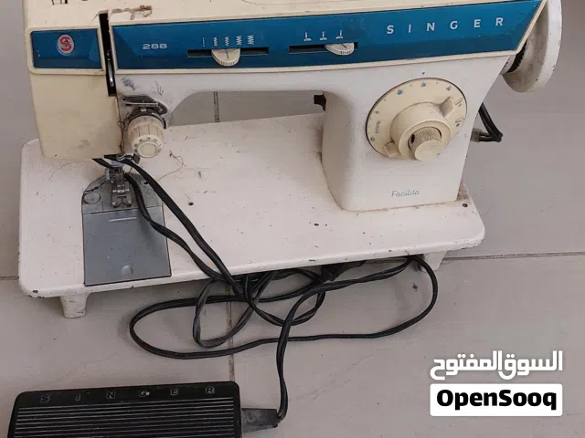 مكينة خياطة singer جيدة جدا سعرها منيح و قابل للتفاوض بشكل ممتاز الموقع عمان ضاحية الرشيد