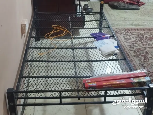 سرير فردى للبيع ودولاب