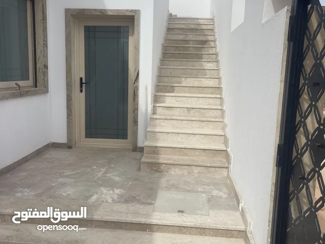 220 m2 4 Bedrooms Villa for Rent in Tripoli Ain Zara