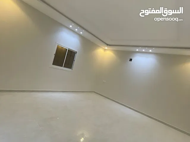 750 m2 More than 6 bedrooms Villa for Sale in Al Riyadh Al-Bayan