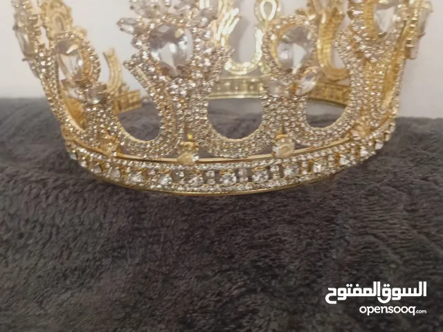 تاج ملكي للبيع نضيف جدا مافيهاشي