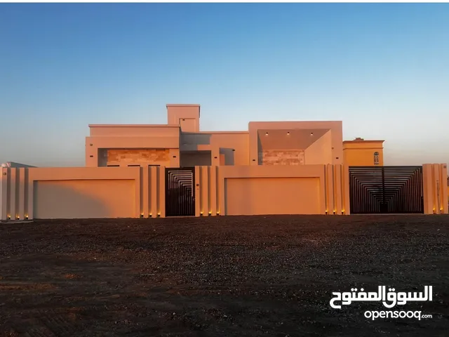 305m2 5 Bedrooms Villa for Sale in Al Batinah Sohar