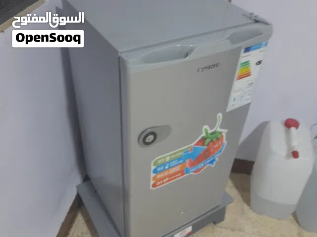 ثلاجة مكتب وكالة إستعمال اسبوع مع جرة غاز فيها نصها