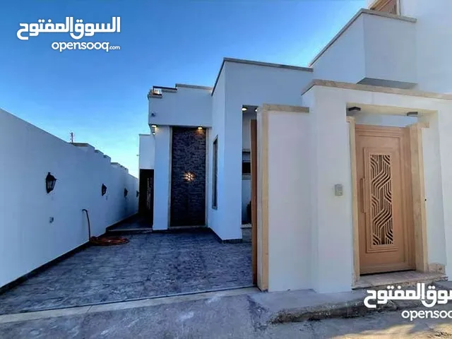 185 m2 4 Bedrooms Townhouse for Sale in Tripoli Ain Zara