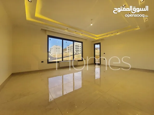 شقة طابق اول للبيع في رجم عميش بمساحة بناء 193م