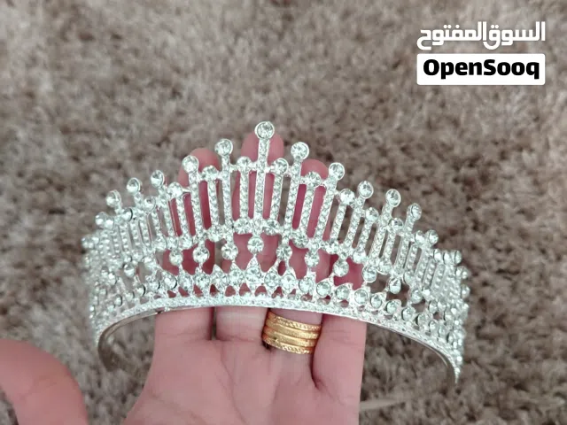 تاج عرس بحالة ممتازة، استخدام مرة واحدة