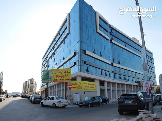 معارض ومكاتب تجاريه للايجار في موقع مميز جداً