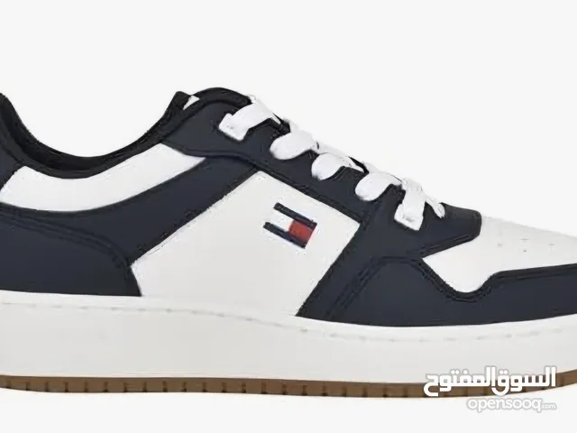 44 Casual Shoes in Hawally