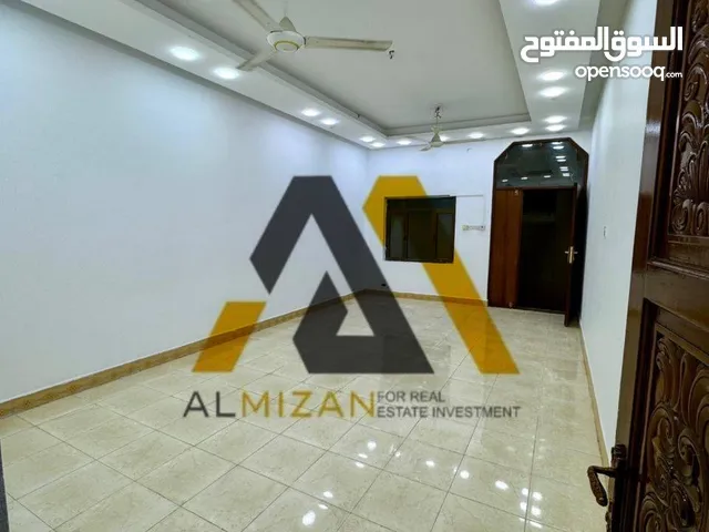 160m2 4 Bedrooms Townhouse for Rent in Basra Jaza'ir