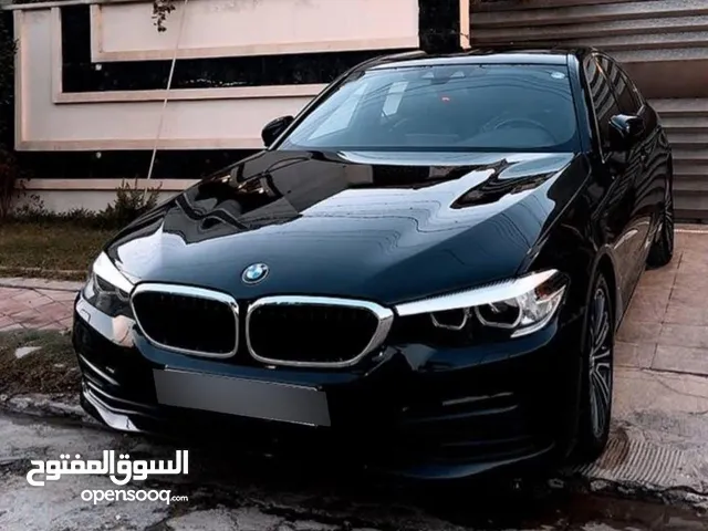 حادث بسيط جدا سيارة فول Bmw 530i موديل 2019 مامتعوبه السيارة