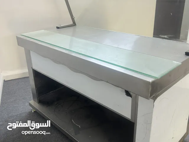 طاوله عرض جديده  مع رف زجاج