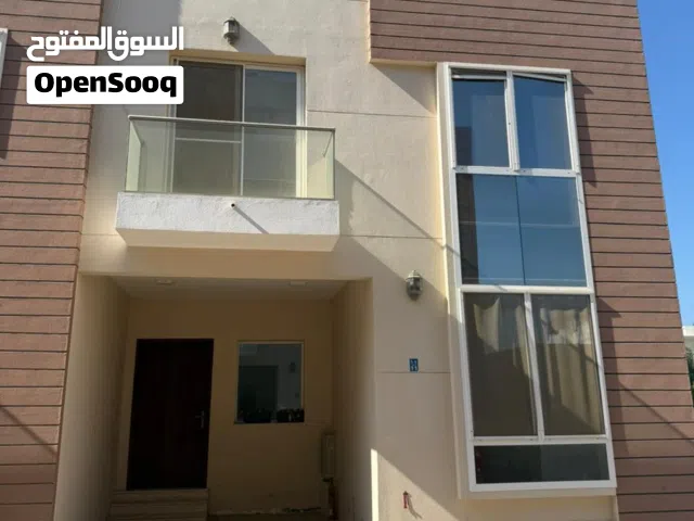 فيلا للبيع في العذيبة داخل مجمع راقٍ إعلان رقم 220