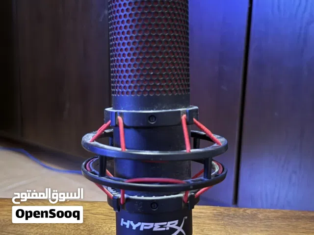 مايك هايبر اكس quadcast بحاله ممتازه ، مع سلكه الاصلي