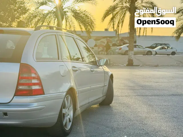 2001 مرسيدس بنز الفئة-C C 200