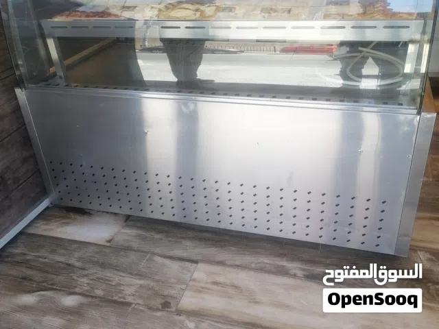 ثلاجة عرض معجنات وكيك