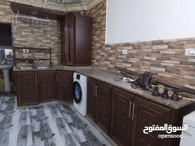 مطبخ تفصيل المنيوم صولد مع رخام كامل وبانيل علوي وسفلي