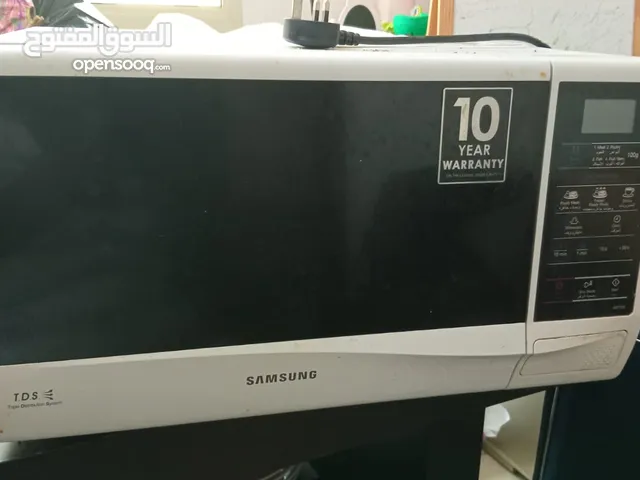 Samsung microwave in very good condition for 23bd