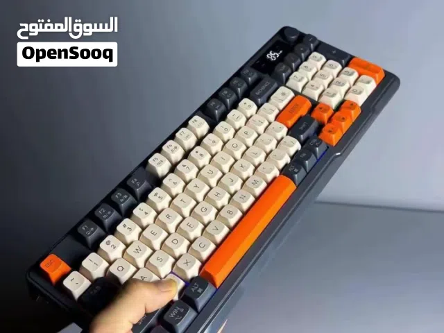 كيبورد كيمنك مو ميكاتيك يربط واير ليس و بلوتوث حجم100 بيه شاشه لعرض نسبه الشحن و يكون صامت