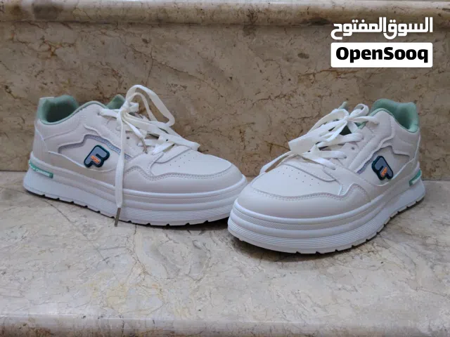 حذاء كشخه البيع جديد ب20الف