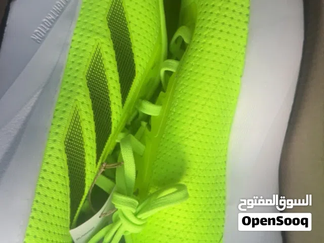 حذاء رياضي شركة adidas الاصلي بقمة نظافة