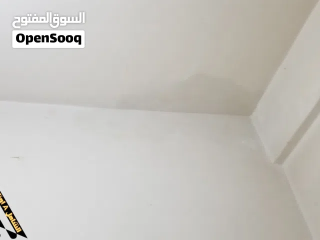 ضرب جميع أنواع الدهانات وترميم جميع انواع مشاكل الدهانت شروخ تساقط رطوبه الدهانات للاسقف والجدران